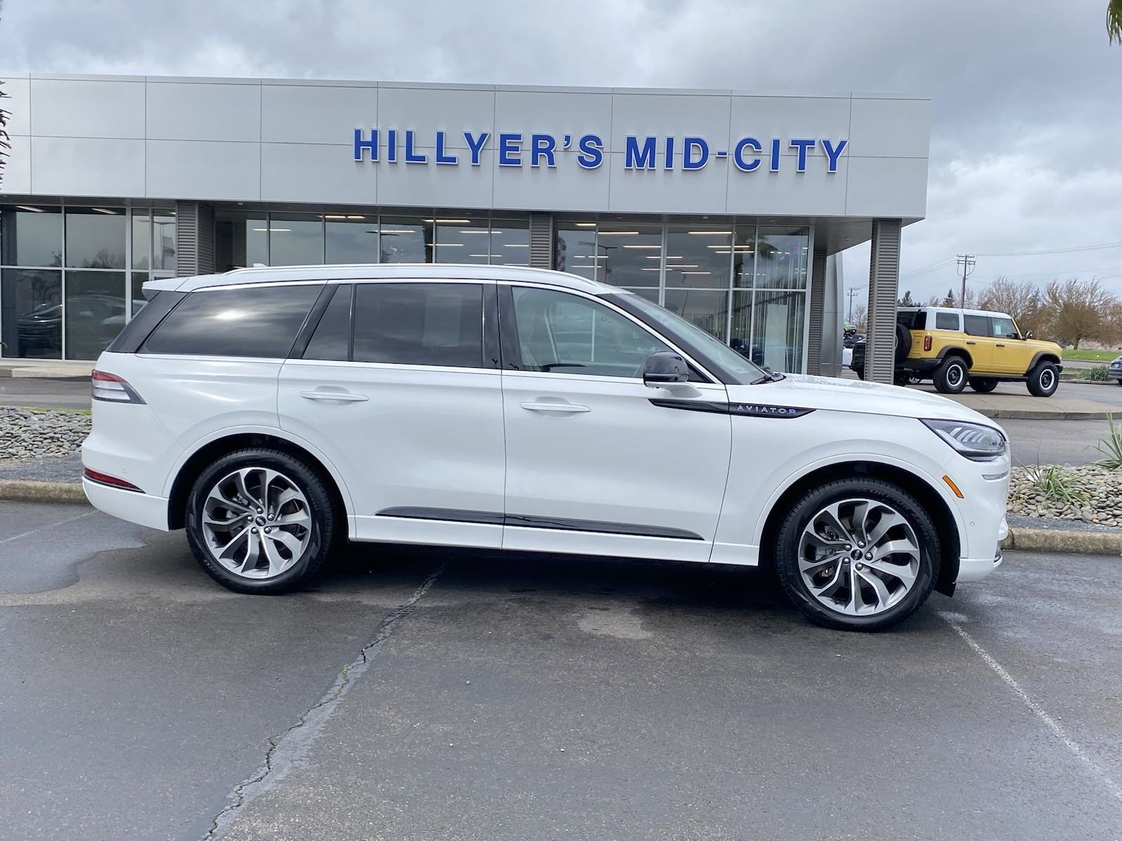 Used 2020 Lincoln Aviator Grand Touring with VIN 5LMYJ8XY4LGL33803 for sale in Woodburn, OR