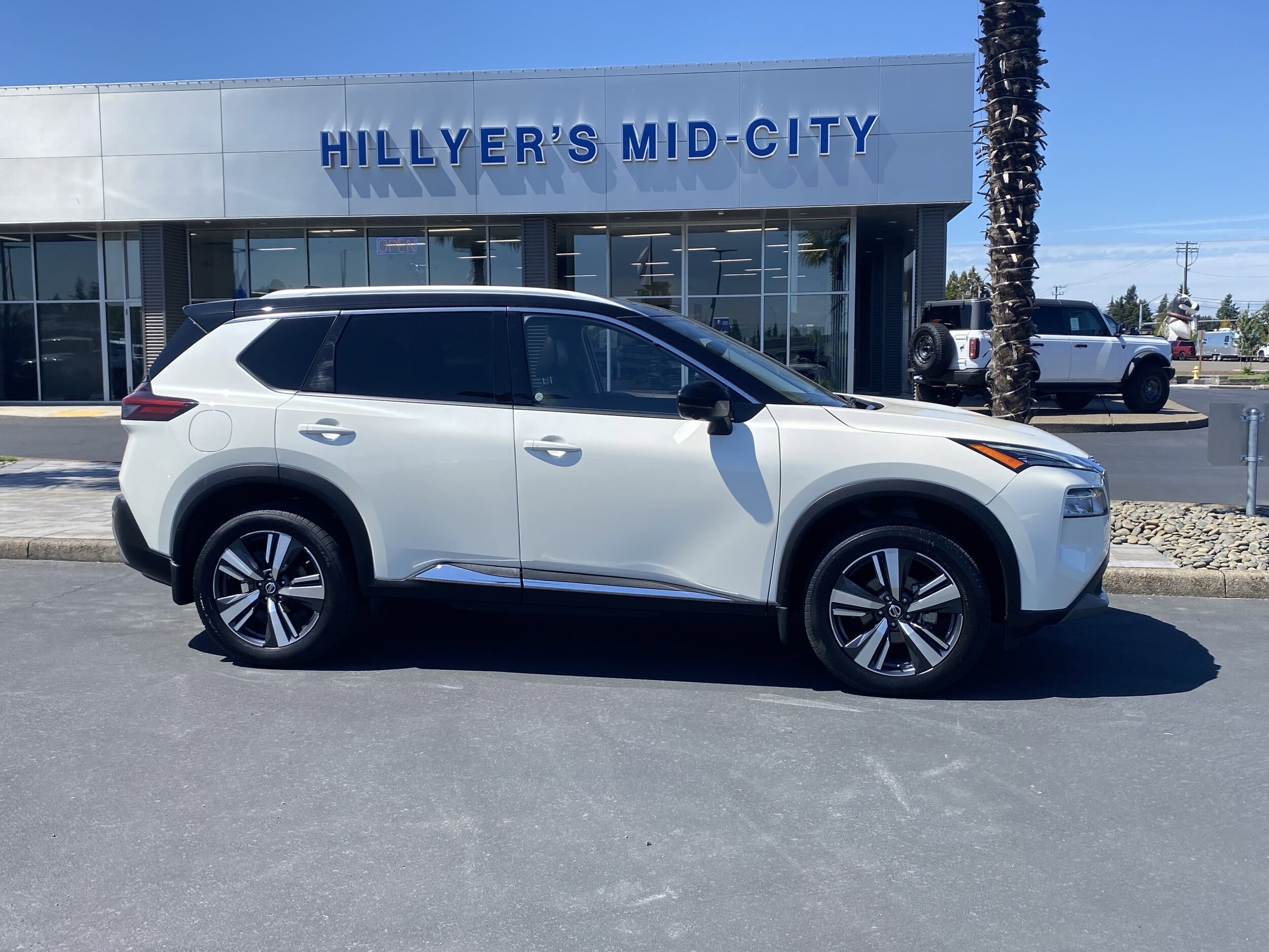 2021 Nissan Rogue SL photo 2