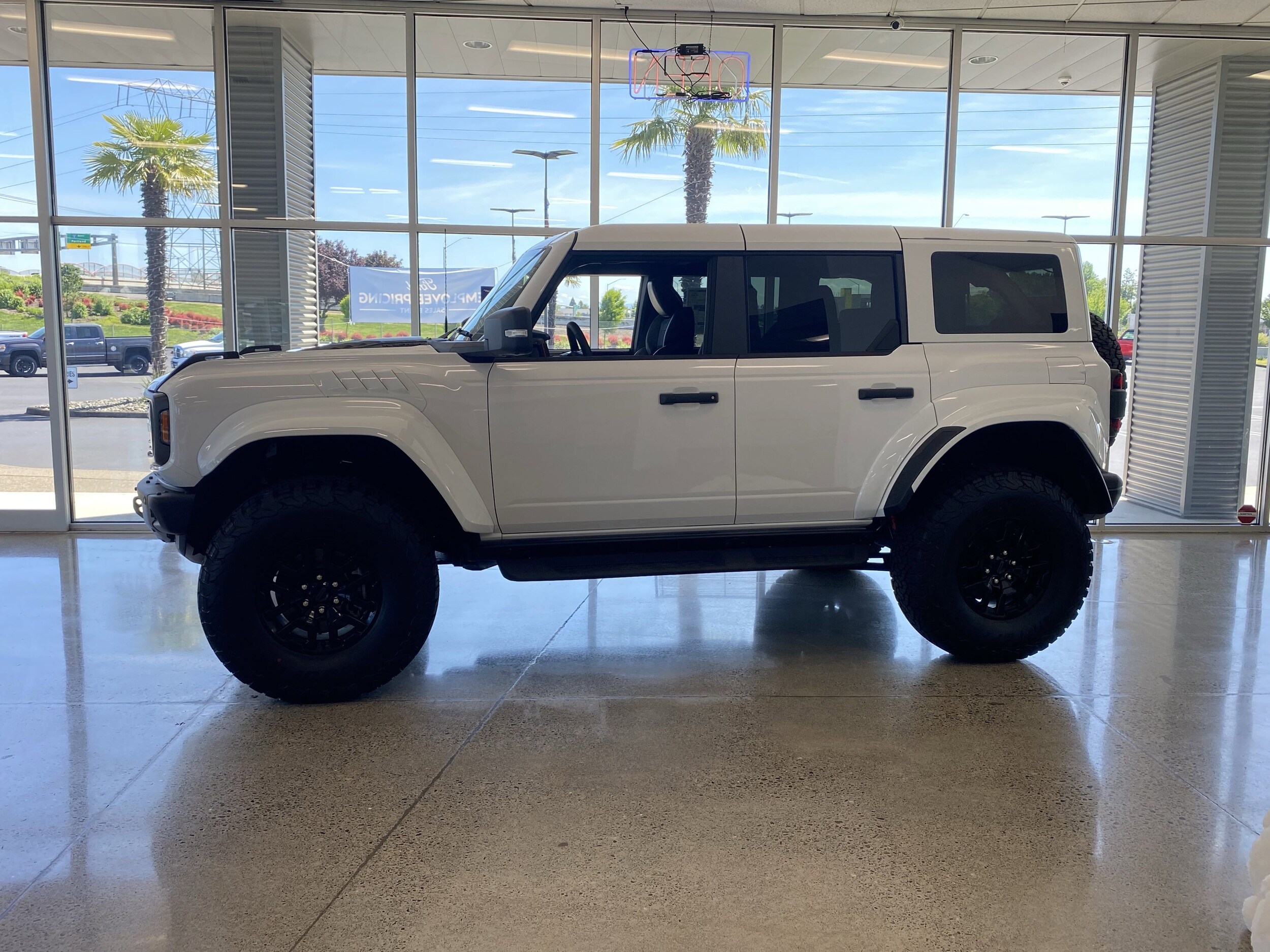 2025 Ford Bronco Raptor photo 2