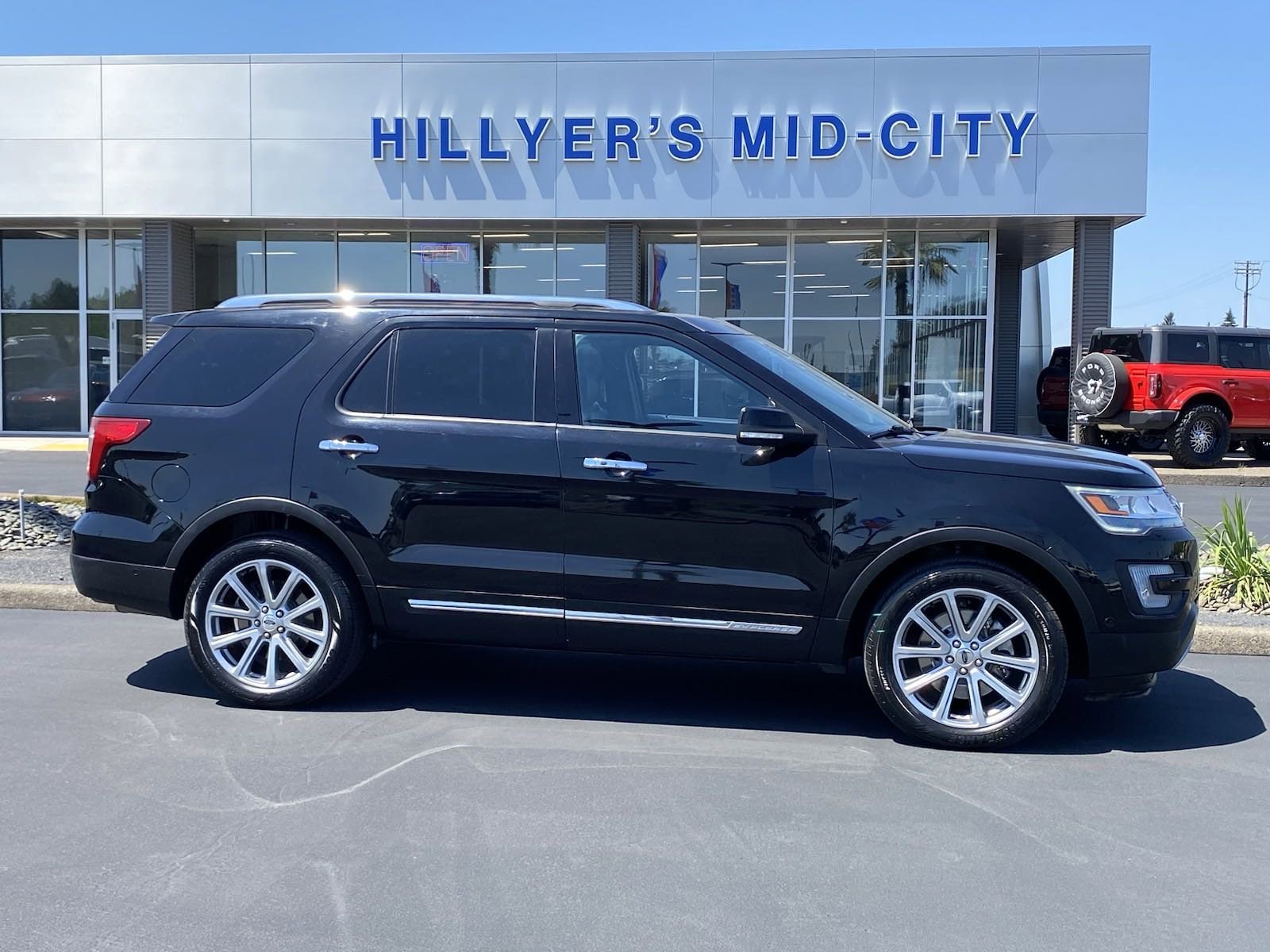 Used 2017 Ford Explorer Limited with VIN 1FM5K8FH3HGC85769 for sale in Woodburn, OR