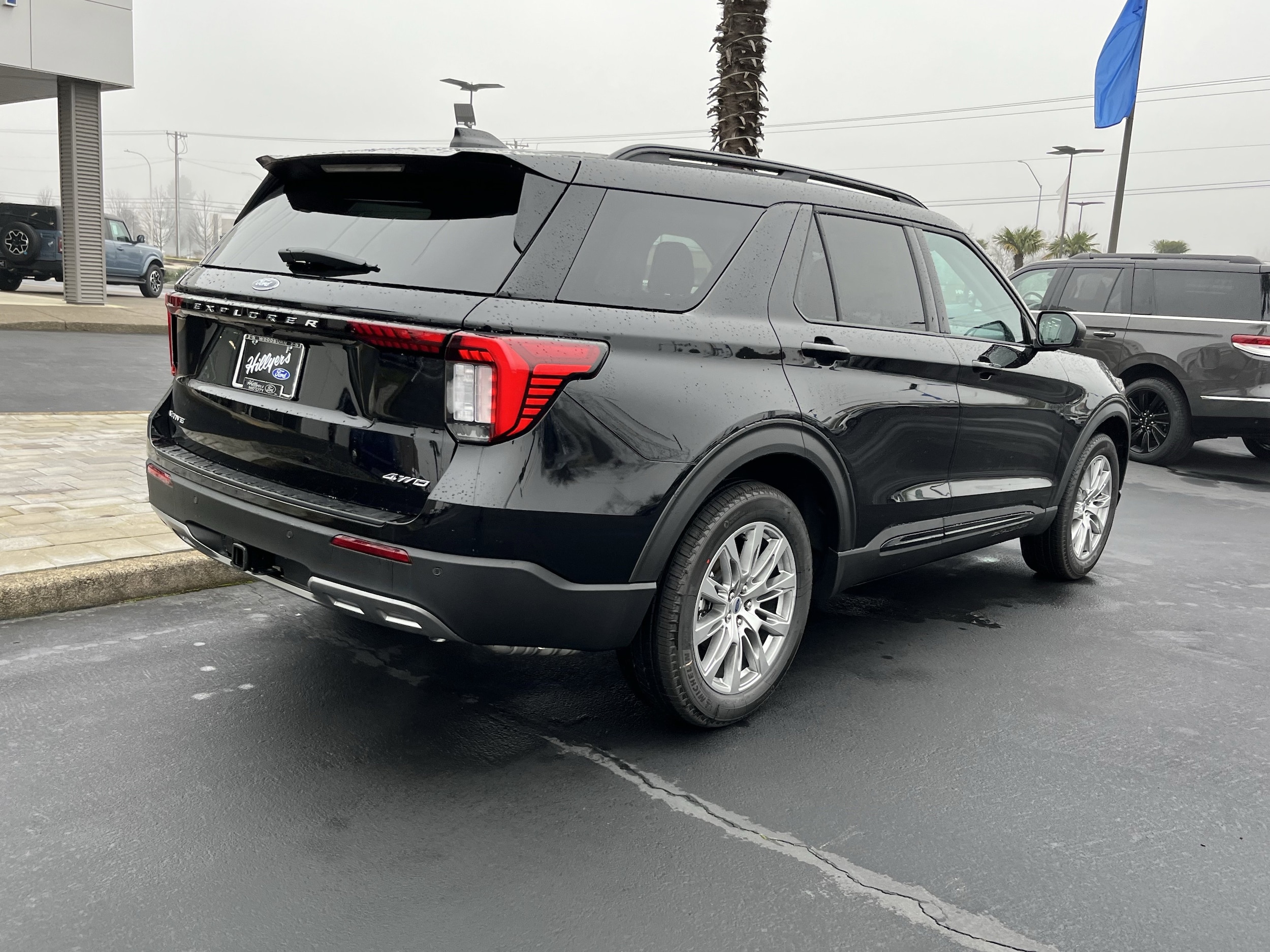 2026 Ford Explorer Active - Photo 3