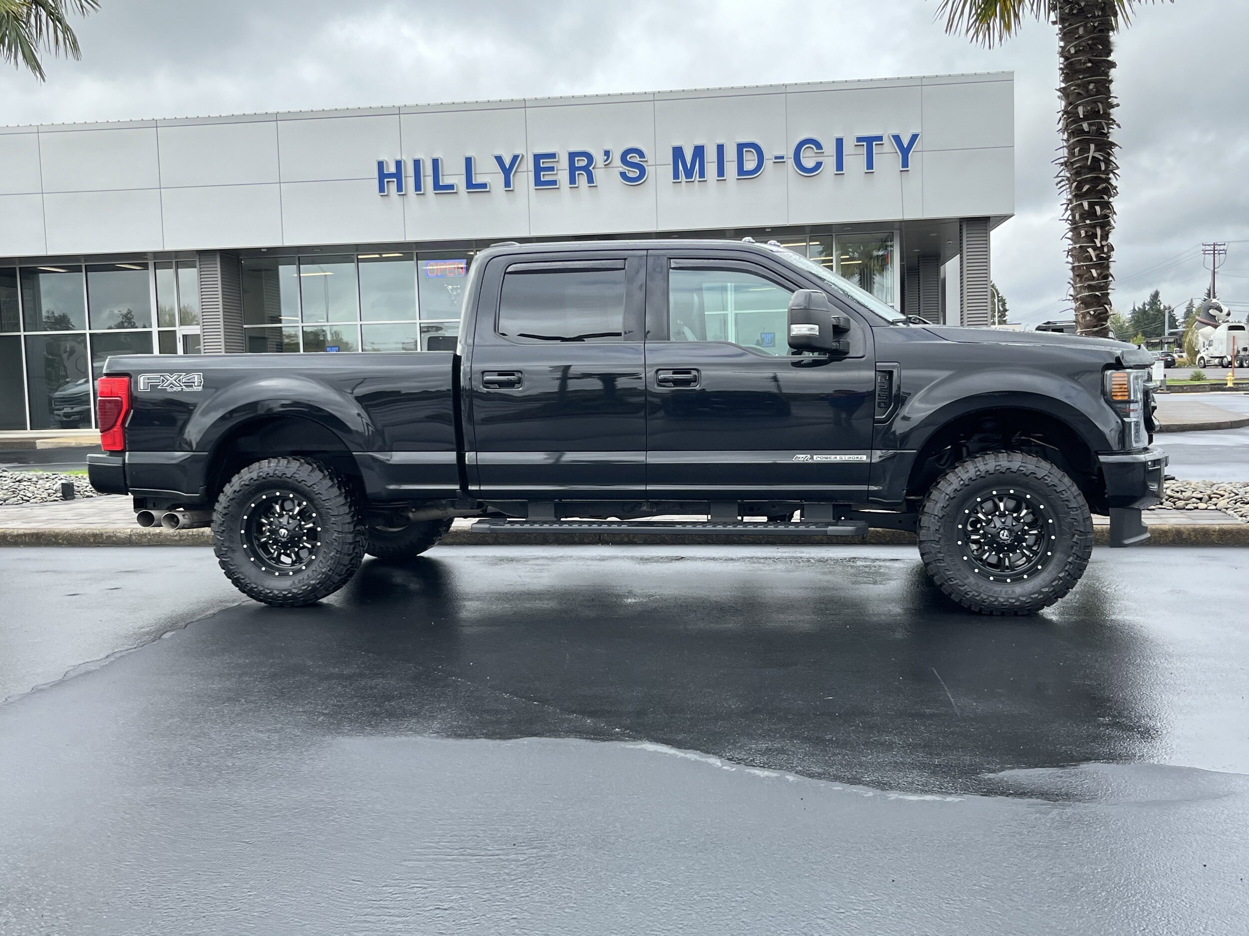 2021 Ford F-250 Lariat photo 2