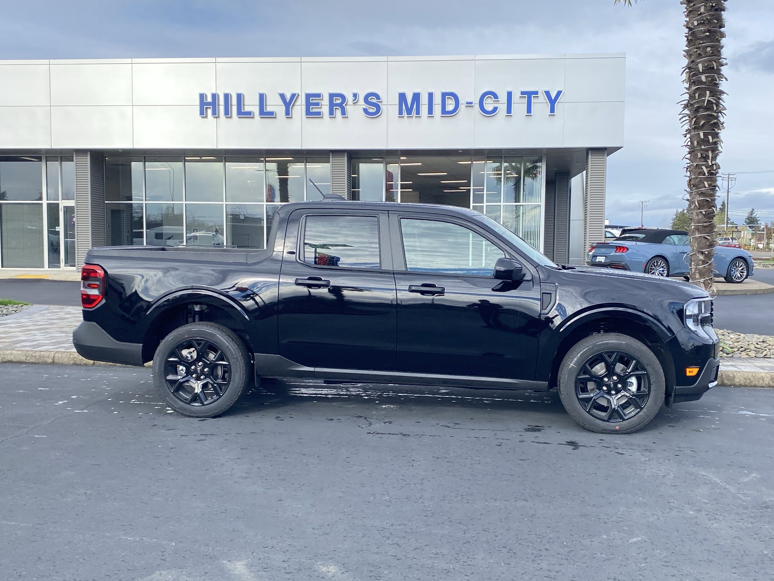 2025 Ford Maverick XLT photo 2