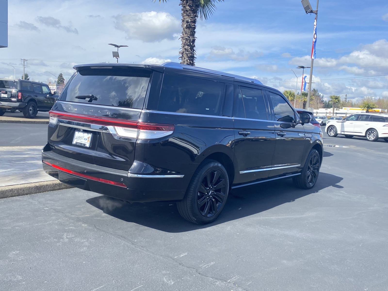 Used 2022 Lincoln Navigator Black Label L with VIN 5LMJJ3TT6NEL12013 for sale in Woodburn, OR