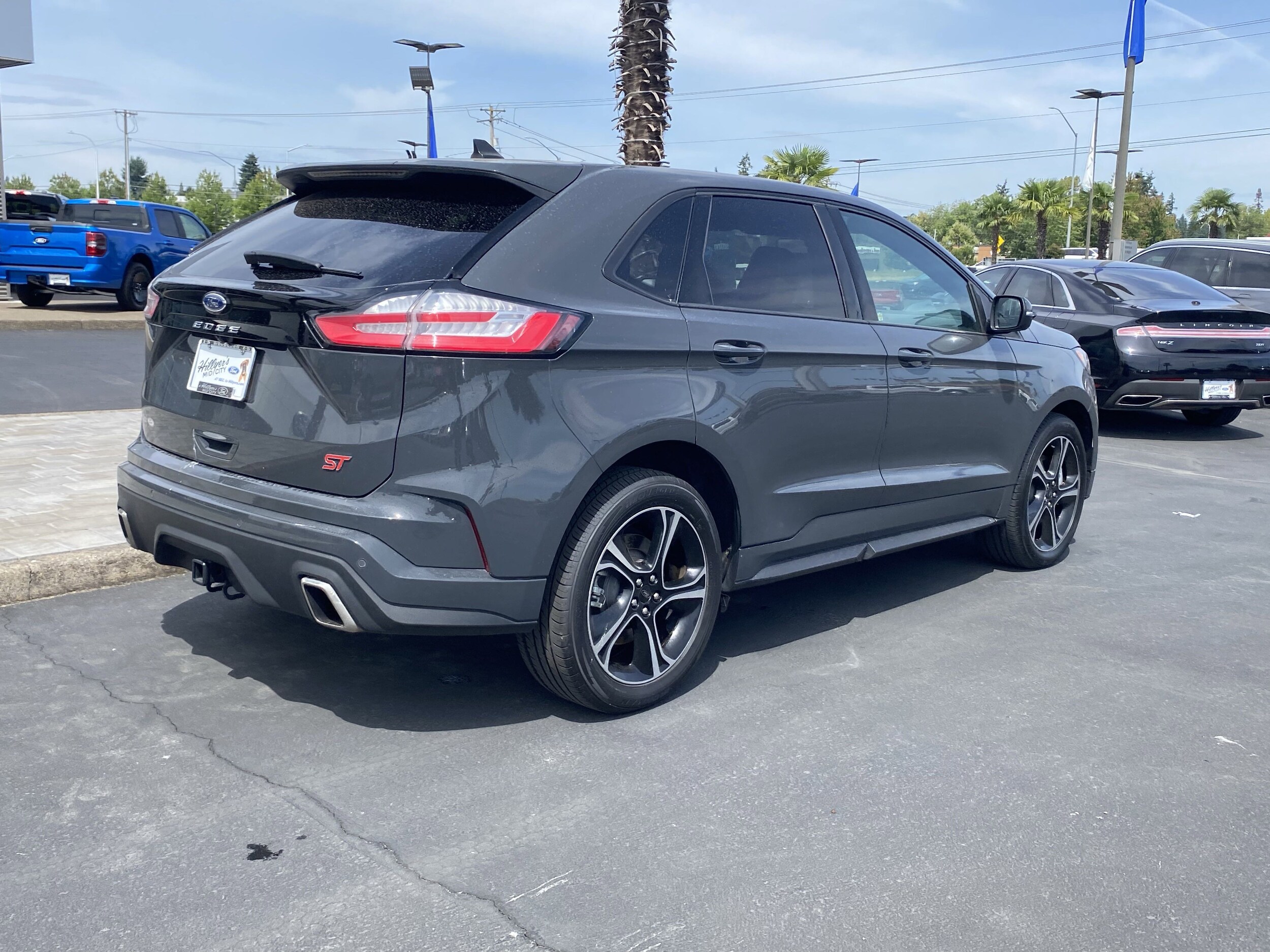 2021 Ford Edge ST photo 2