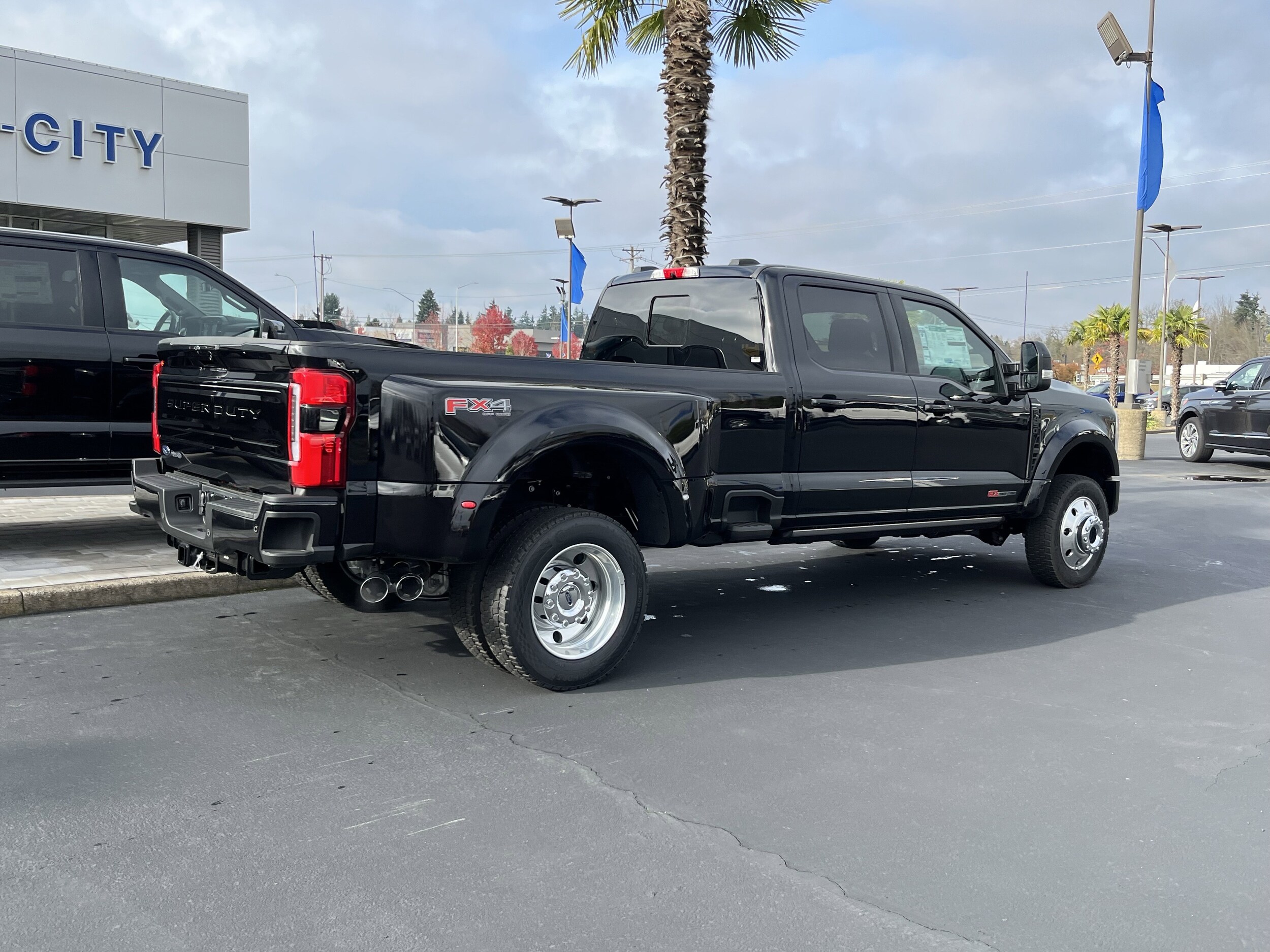 2026 Ford F-450 photo 3