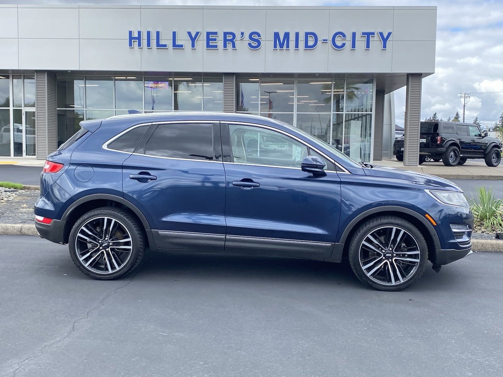 Used 2017 Lincoln MKC Reserve with VIN 5LMTJ3DH6HUL69440 for sale in Woodburn, OR