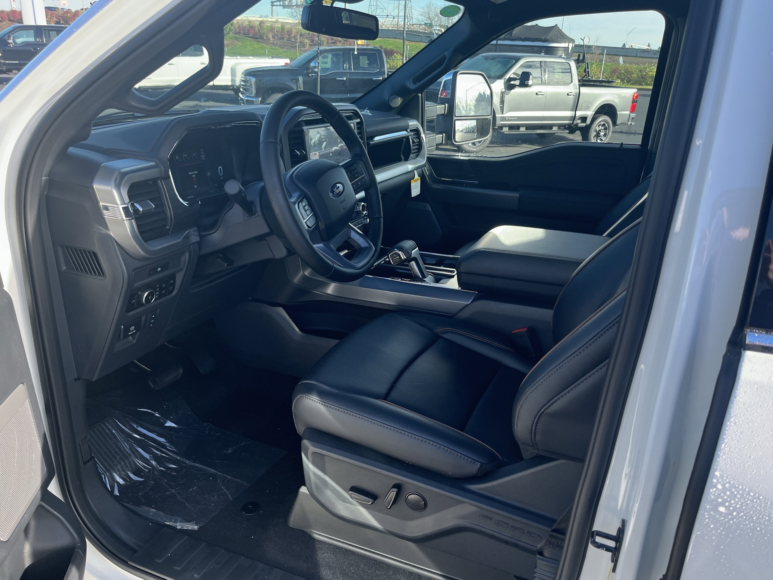 2025 Ford F-150 Lariat - Photo 8