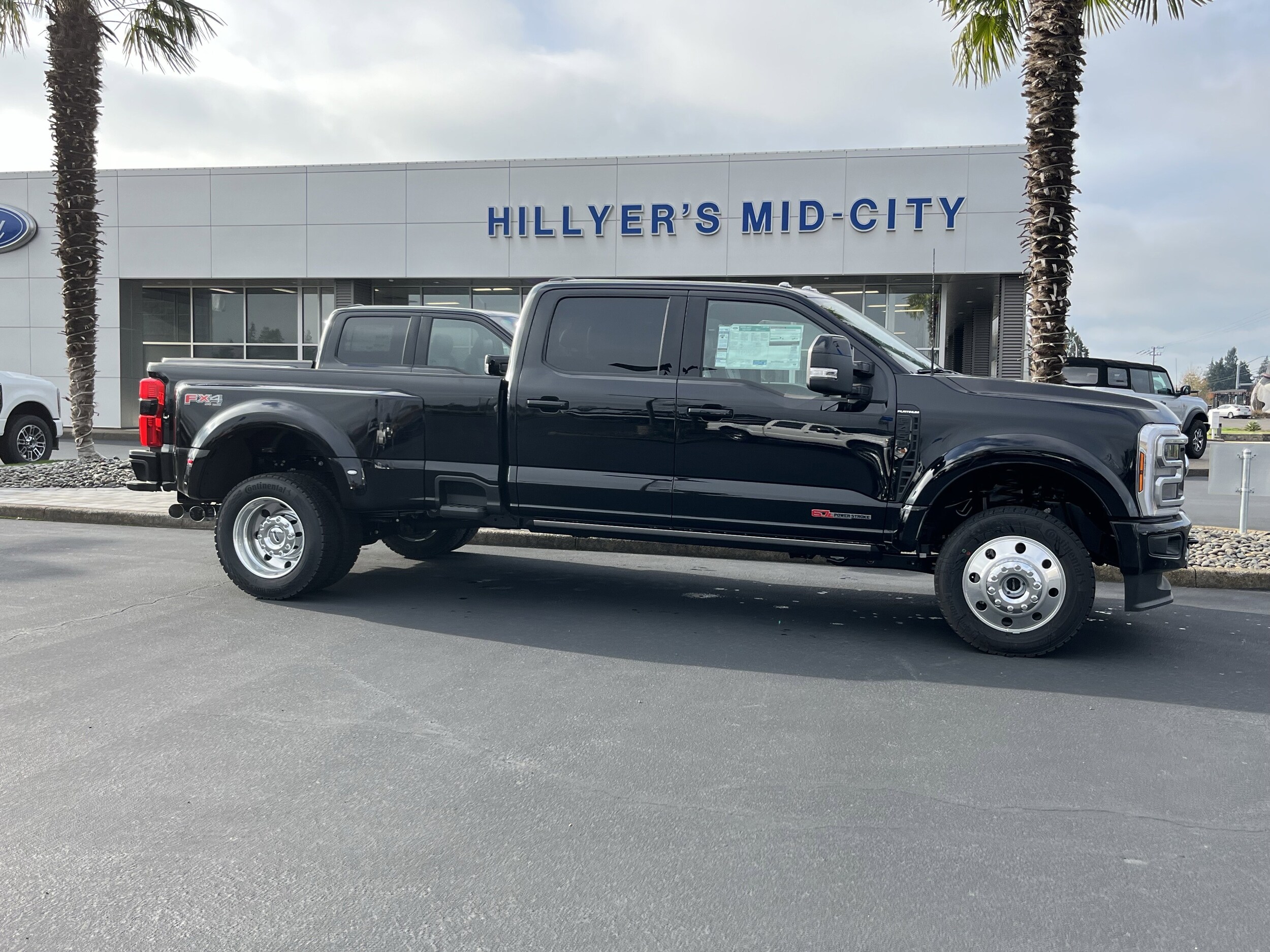 2026 Ford F-450 photo 2