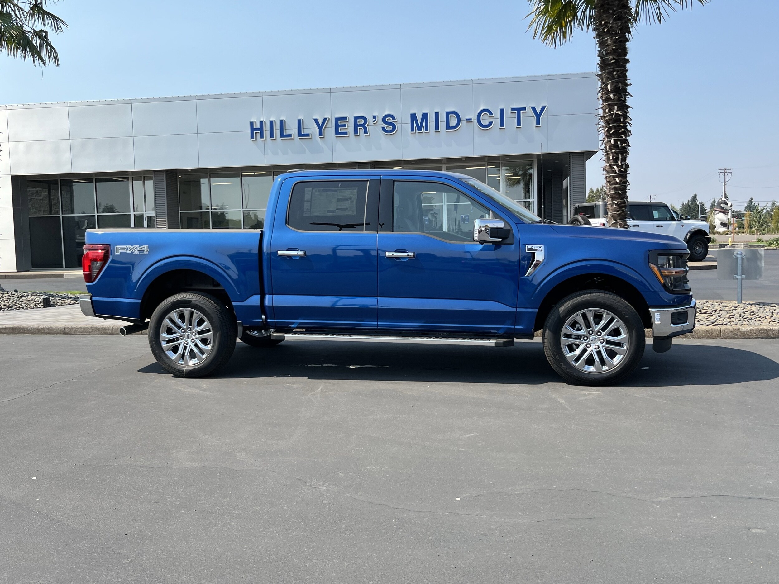 2025 Ford F-150 XLT photo 2