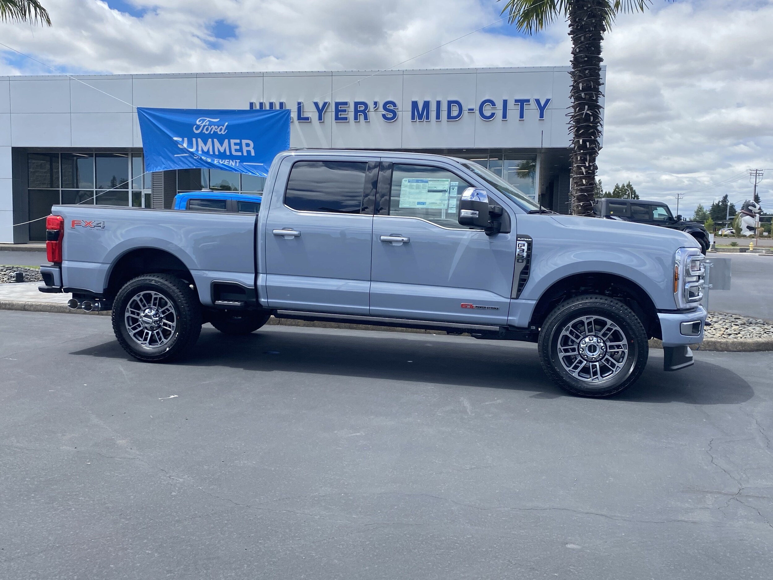 2025 Ford F-350 Platinum photo 2