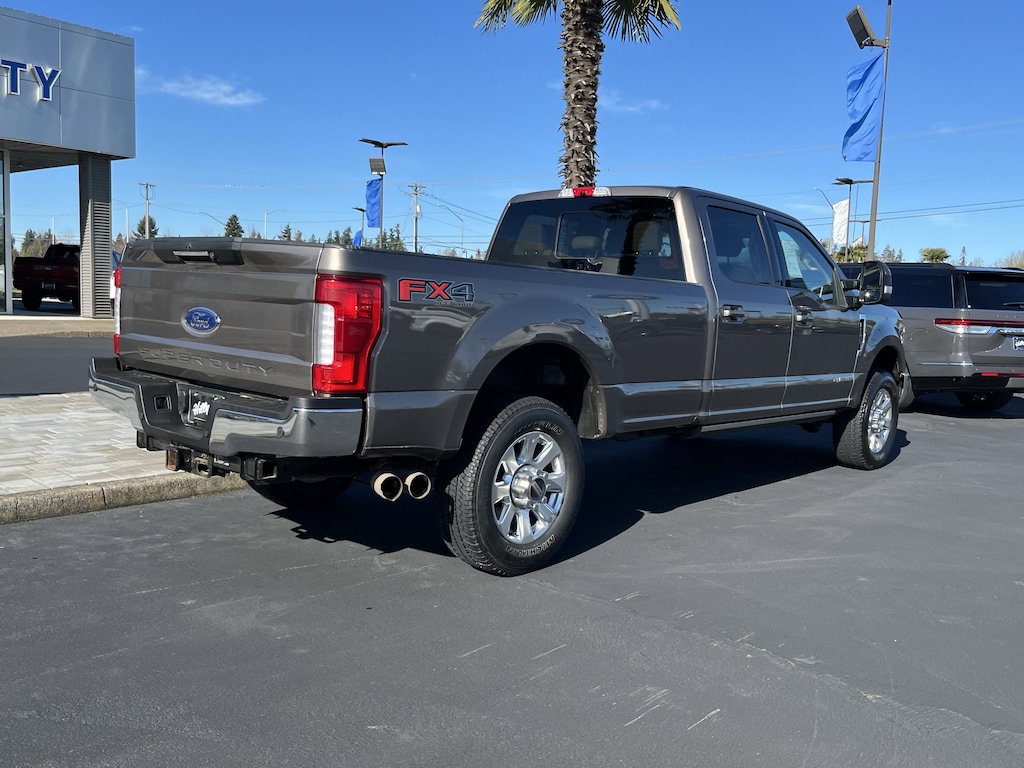 Used 2019 Ford F-350 LARIAT Truck Crew Cab