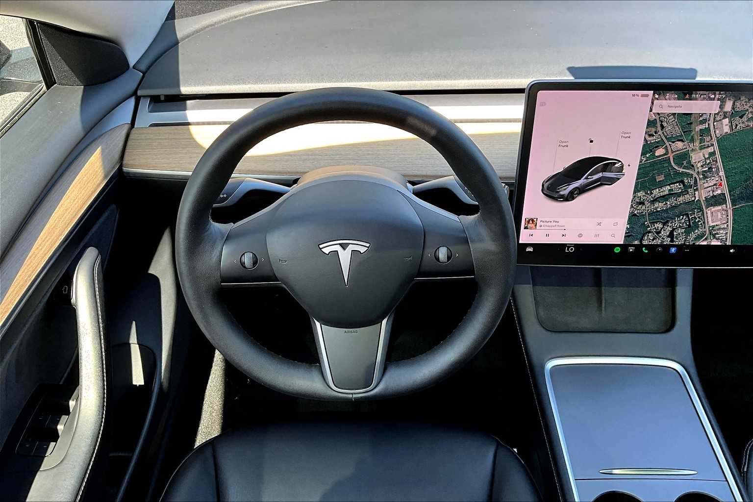 2021 Tesla Model 3 Standard Range Plus photo 4