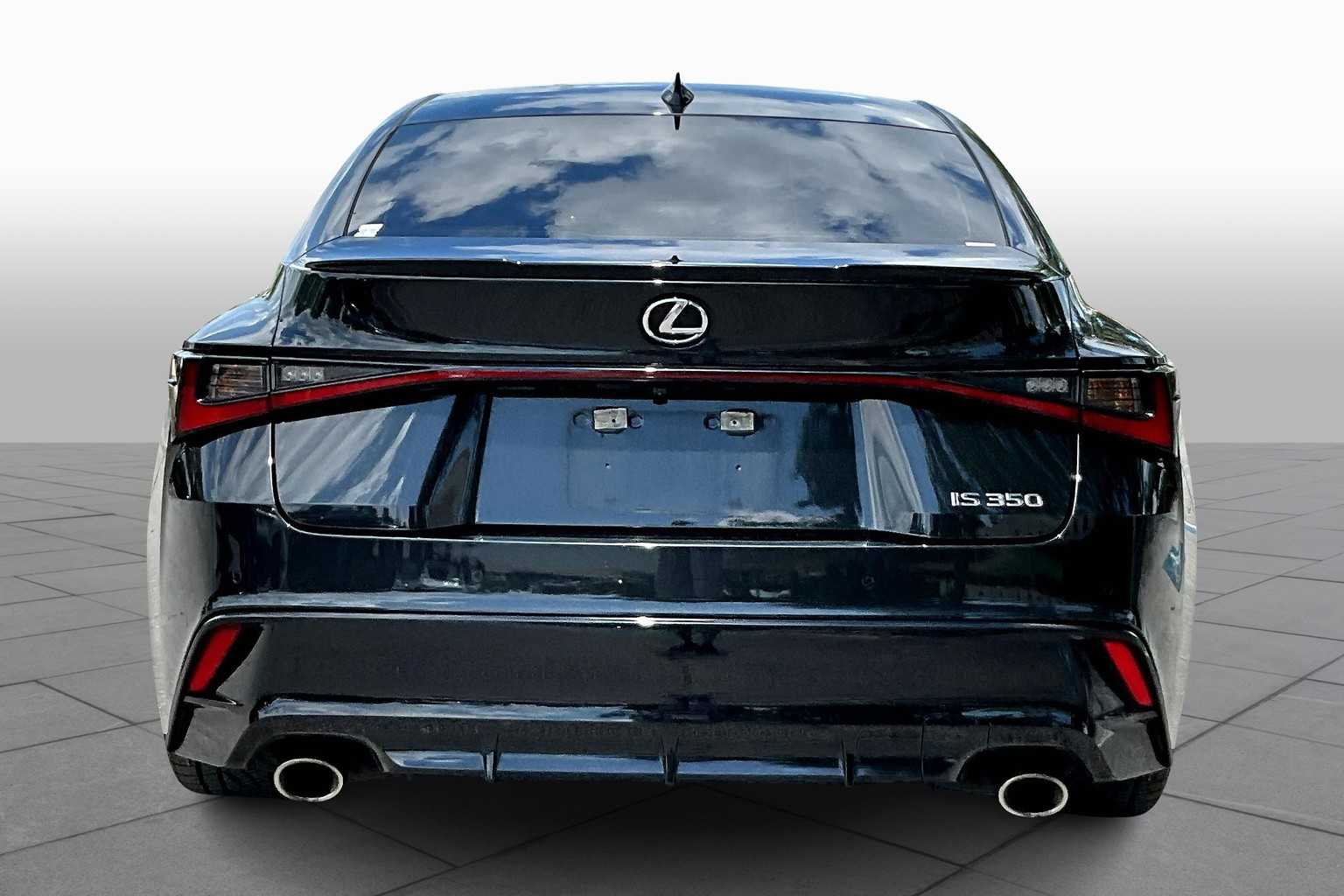 2022 Lexus IS 350 F SPORT photo 3