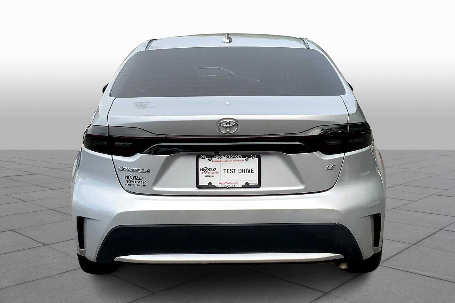 2022 Toyota Corolla LE photo 3