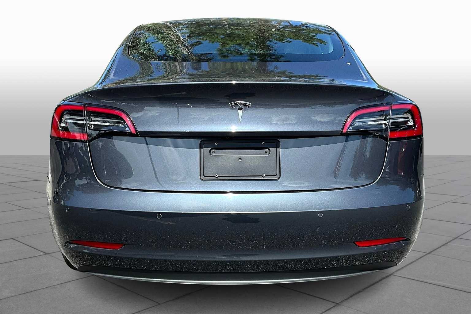 2021 Tesla Model 3 Standard Range Plus photo 3