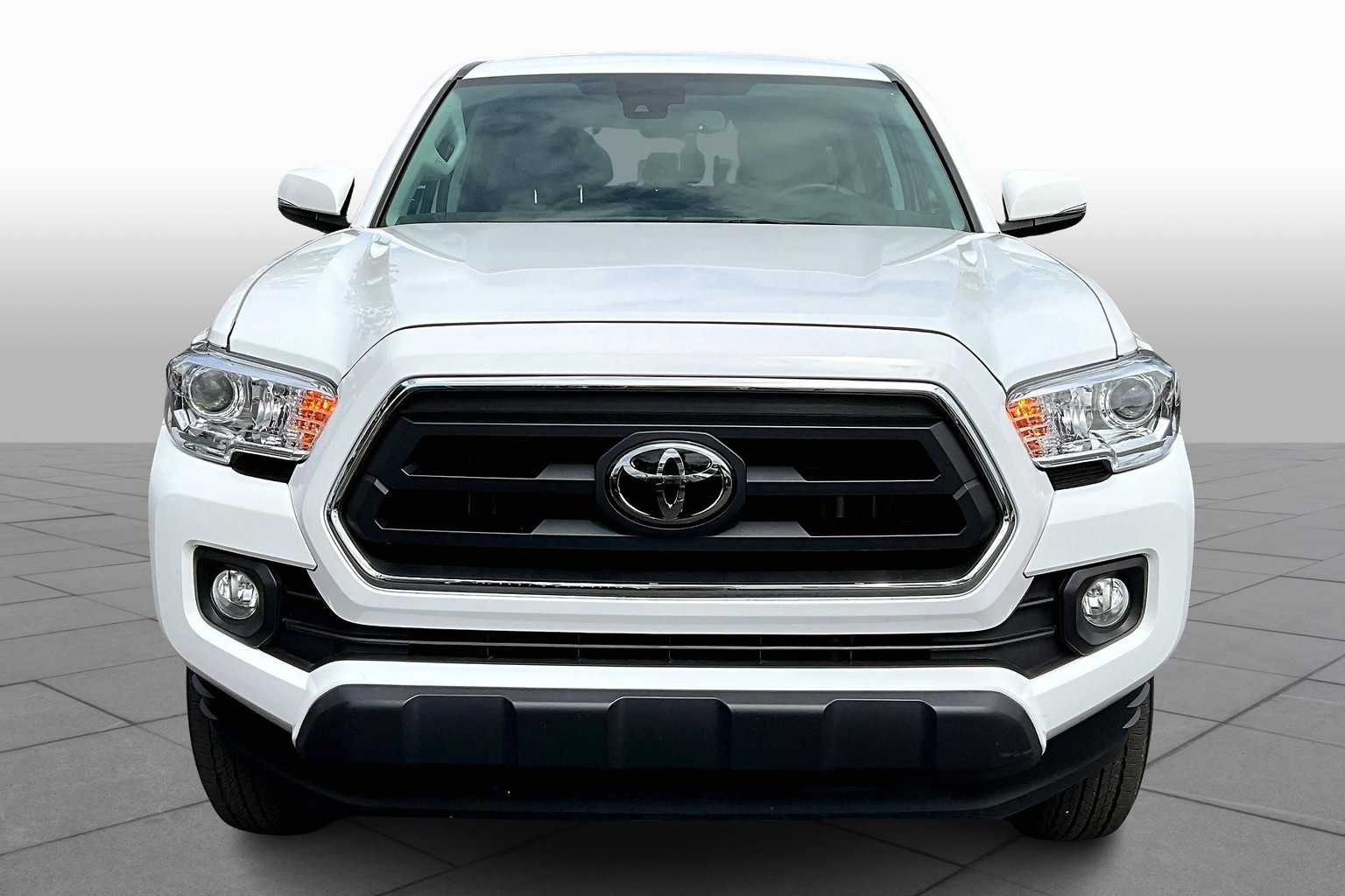 2023 Toyota Tacoma SR5 Double Cab V6 photo 2