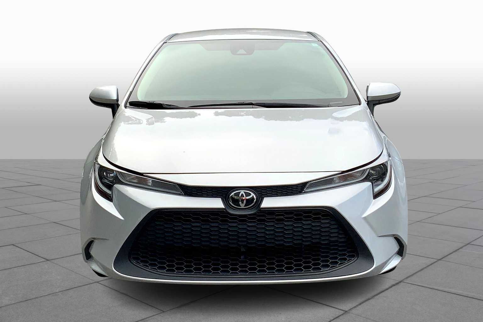 2022 Toyota Corolla LE photo 2