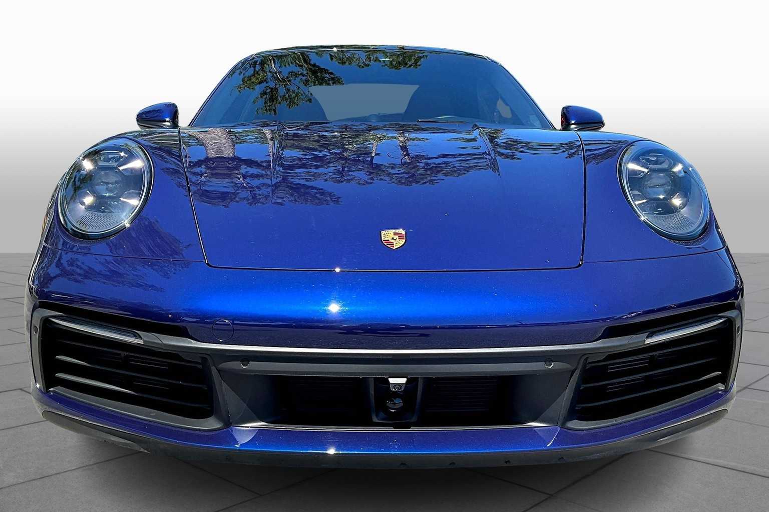 2024 Porsche 911 T 4 photo 2