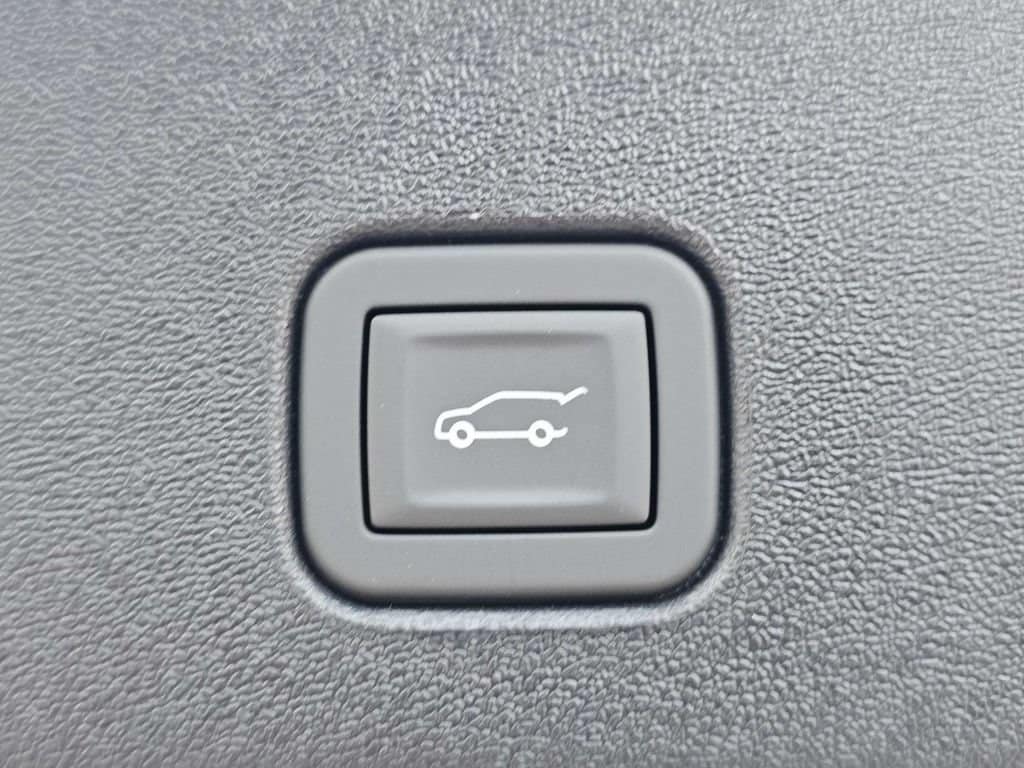 2027 Cadillac OPTIQ Luxury - Photo 15