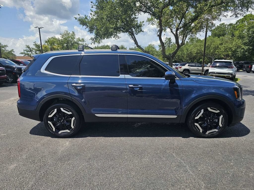 Used 2025 Kia Telluride S SUV