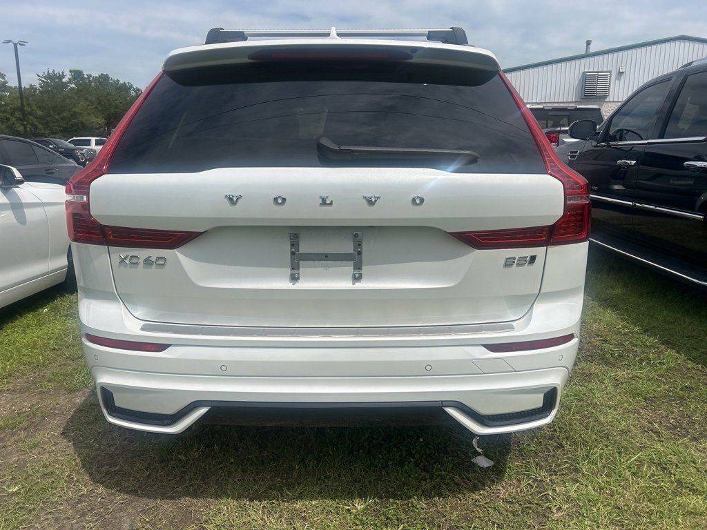 2025 Volvo XC60 B5 photo 4