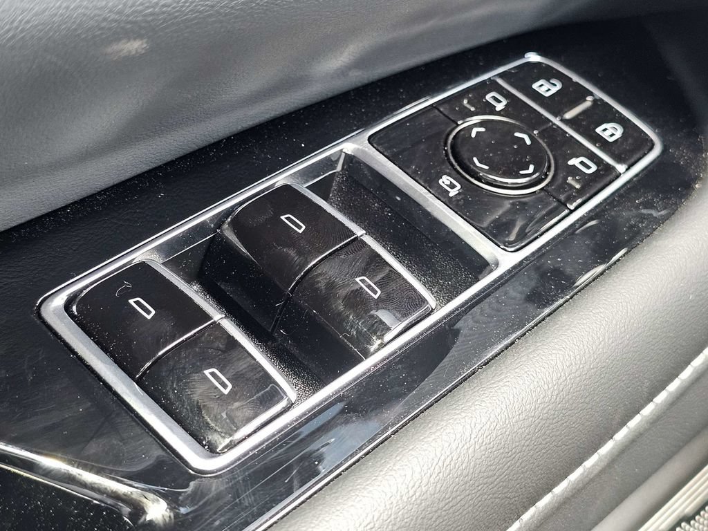 2027 Cadillac OPTIQ Luxury - Photo 27