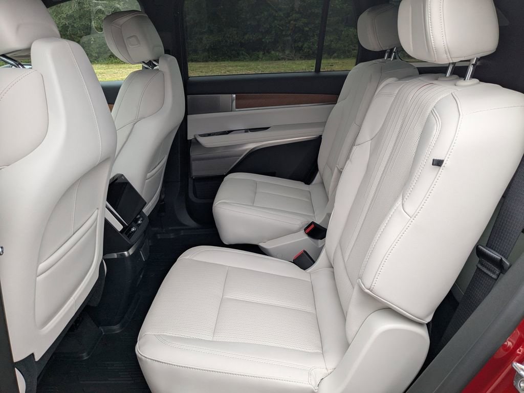 2026 Cadillac VISTIQ Sport - Photo 17