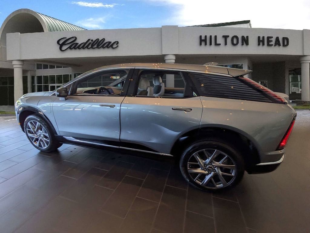 New 2026 CADILLAC OPTIQ Luxury SUV