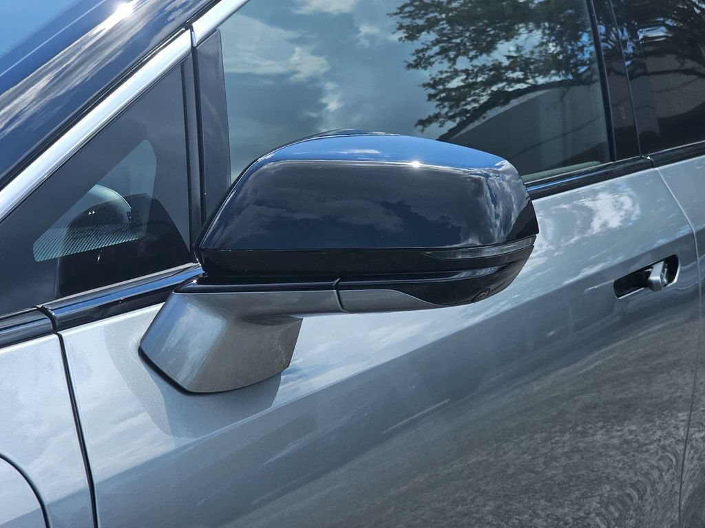 2027 Cadillac OPTIQ Luxury - Photo 11