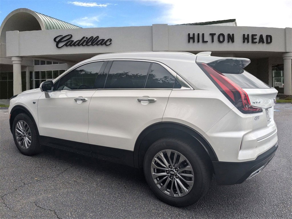 2025 Cadillac XT4 Premium Luxury photo 4