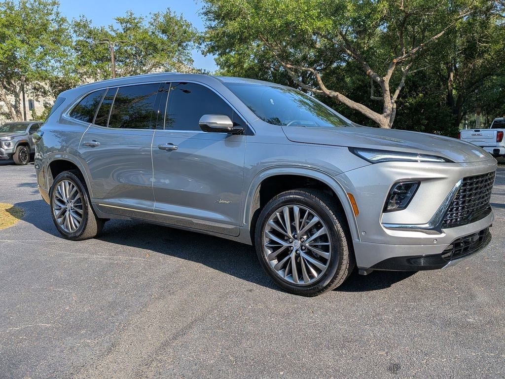 Used 2025 Buick Enclave Avenir SUV