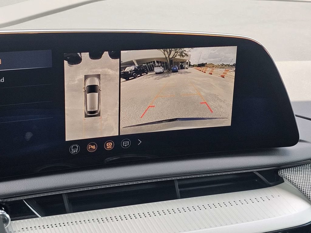 2027 Cadillac OPTIQ Luxury - Photo 24
