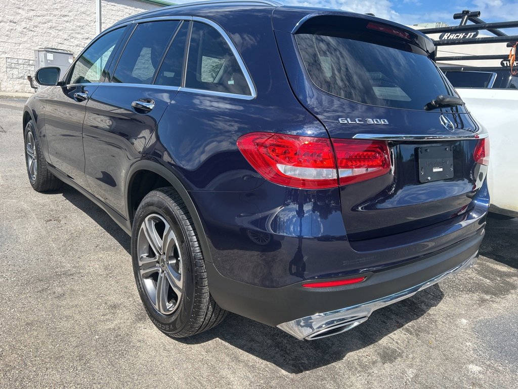 2019 Mercedes Benz GLC 300 photo 2