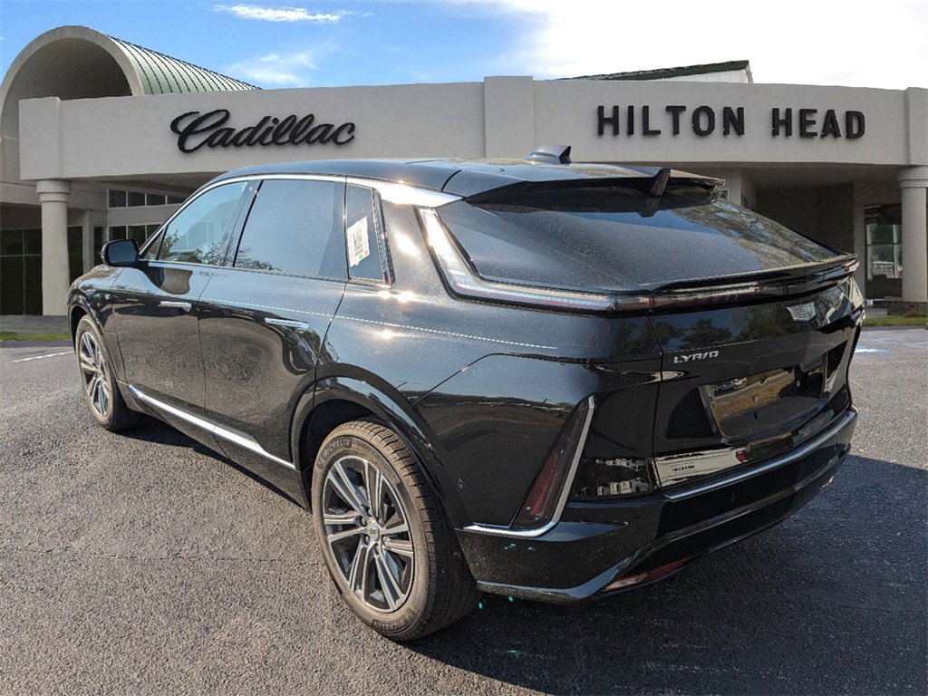 2025 Cadillac Lyriq Luxury photo 3
