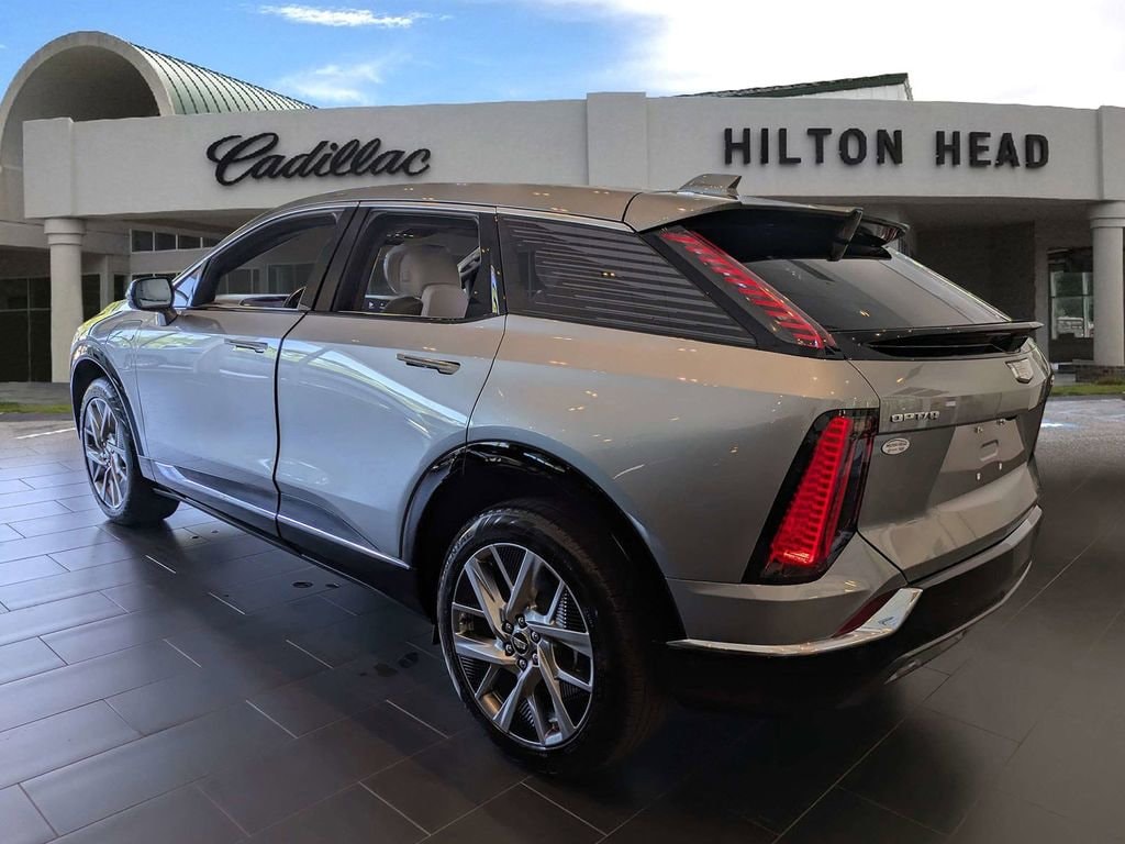 New 2026 CADILLAC OPTIQ Luxury SUV