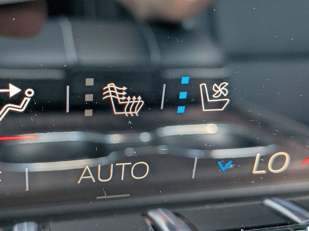 2026 GMC Acadia Denali - Photo 25