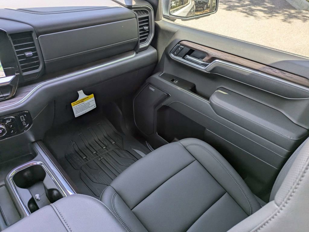 2026 GMC Sierra 1500 SLT - Photo 17