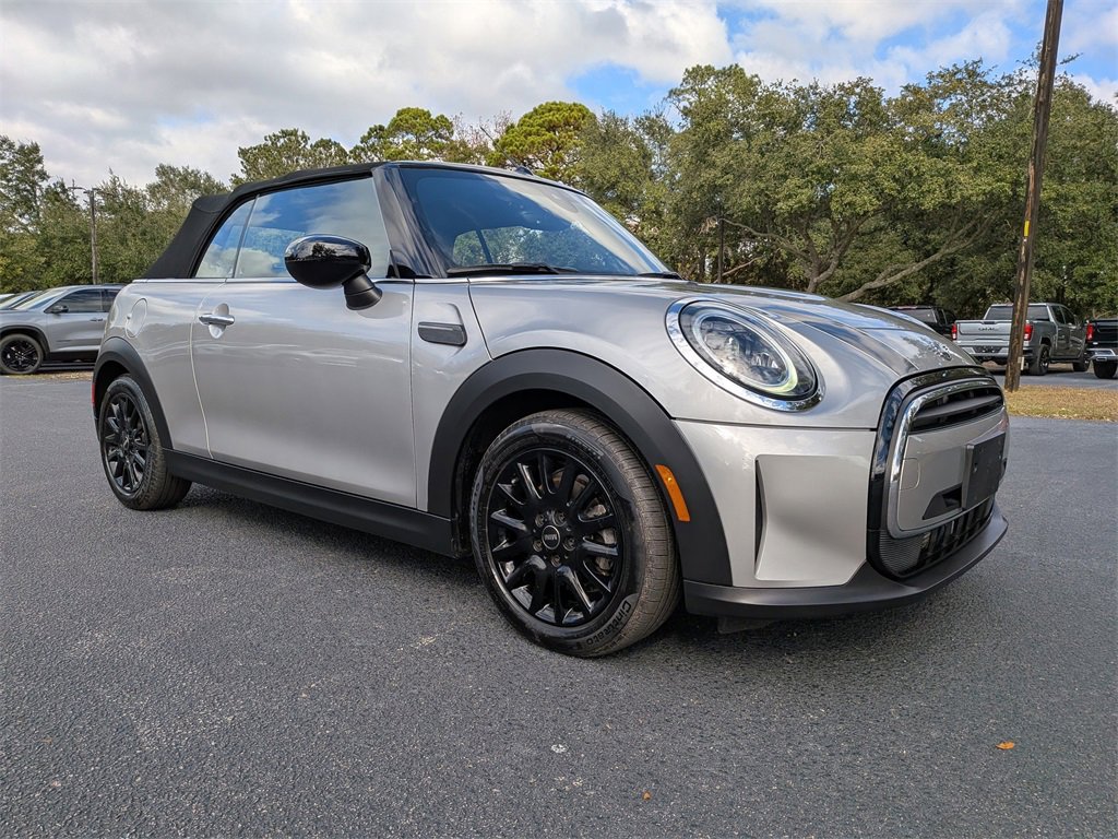 2024 MINI Convertible Base's photo