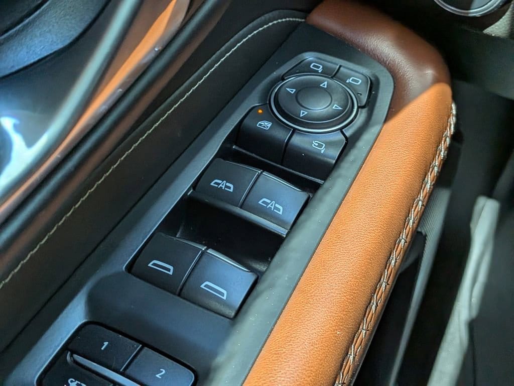 2023 GMC Yukon Denali Ultimate - Photo 28