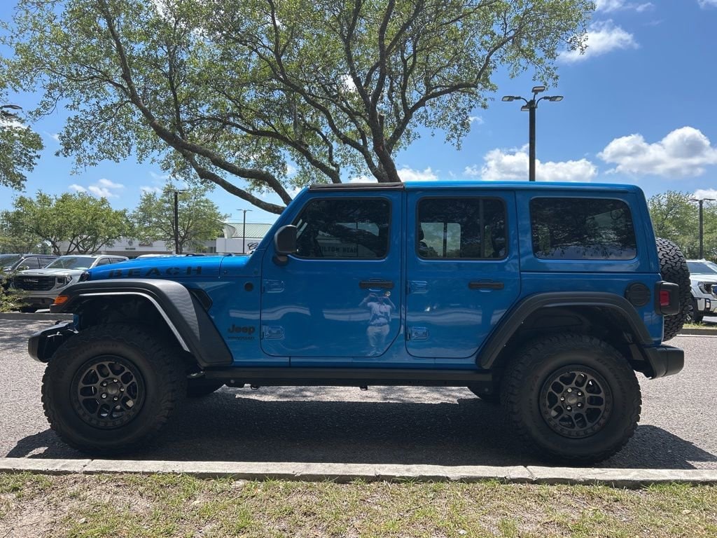 2022 Jeep Wrangler Sport's photo