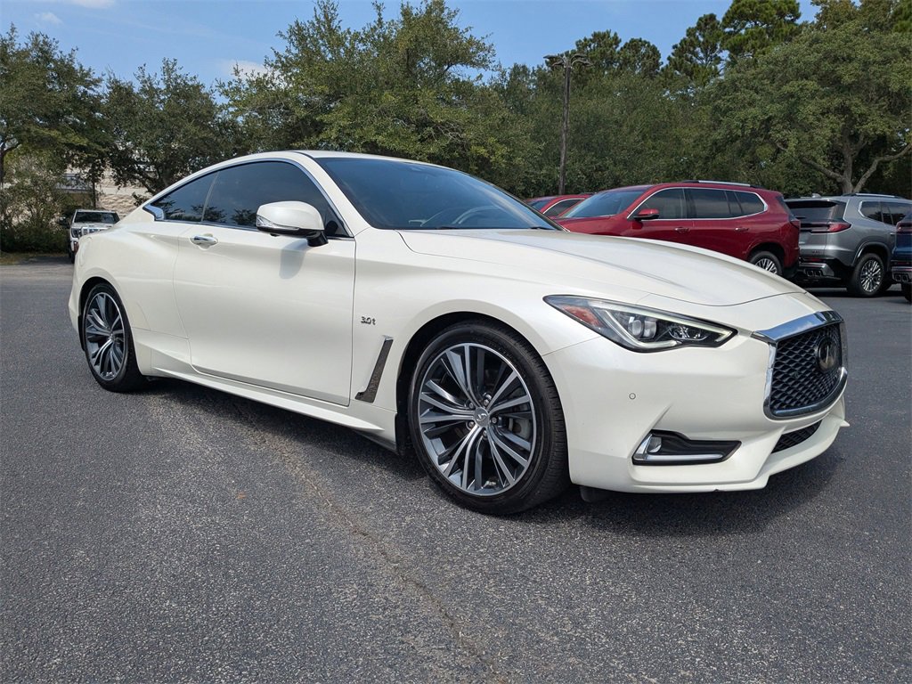 2019 Infiniti Q60 3.0t Luxe photo 2