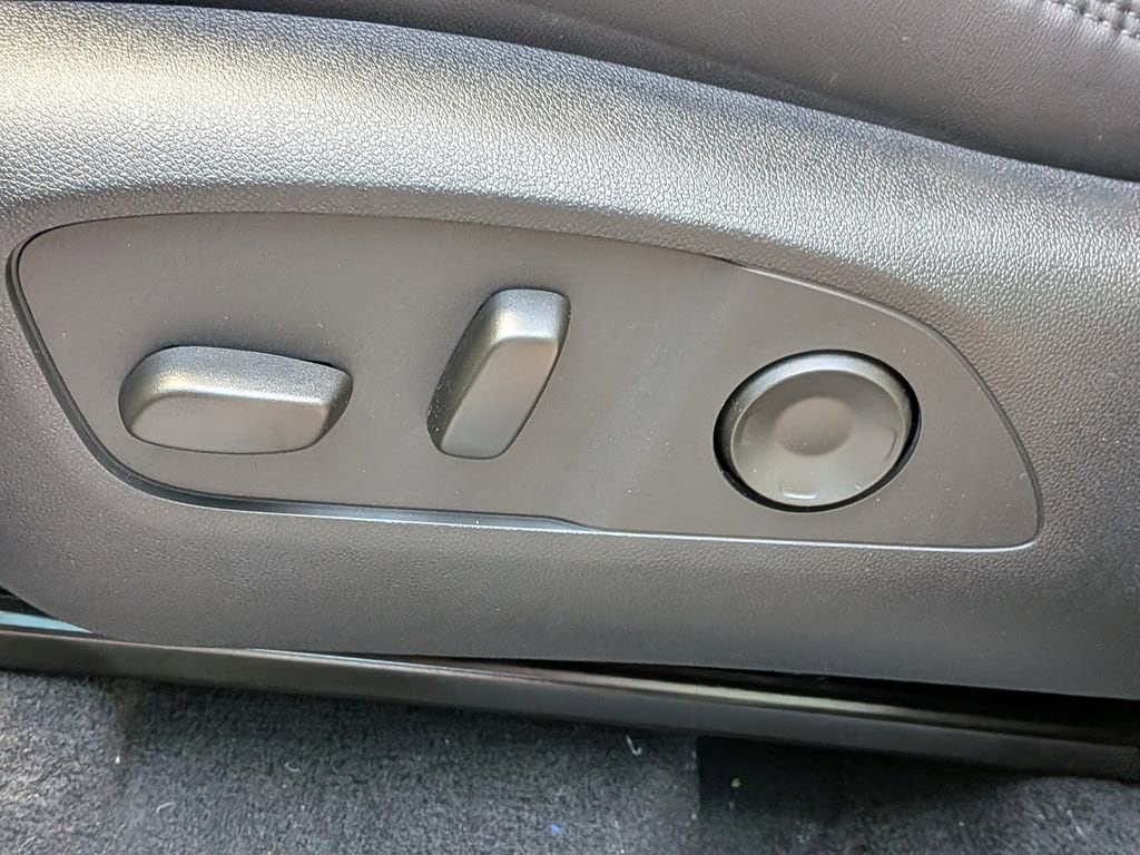 2026 GMC Acadia Denali - Photo 21