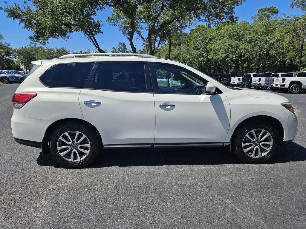Used 2014 Nissan Pathfinder SV SUV