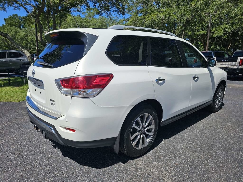 Used 2014 Nissan Pathfinder SV SUV
