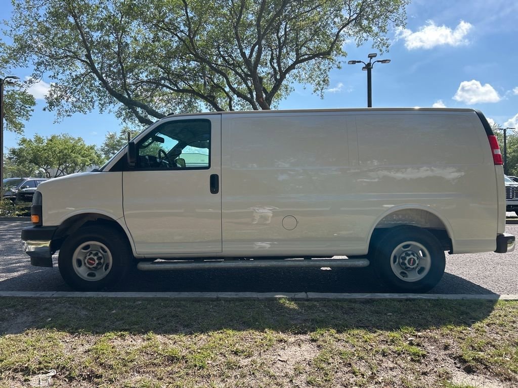 2025 GMC Savana 2500's photo