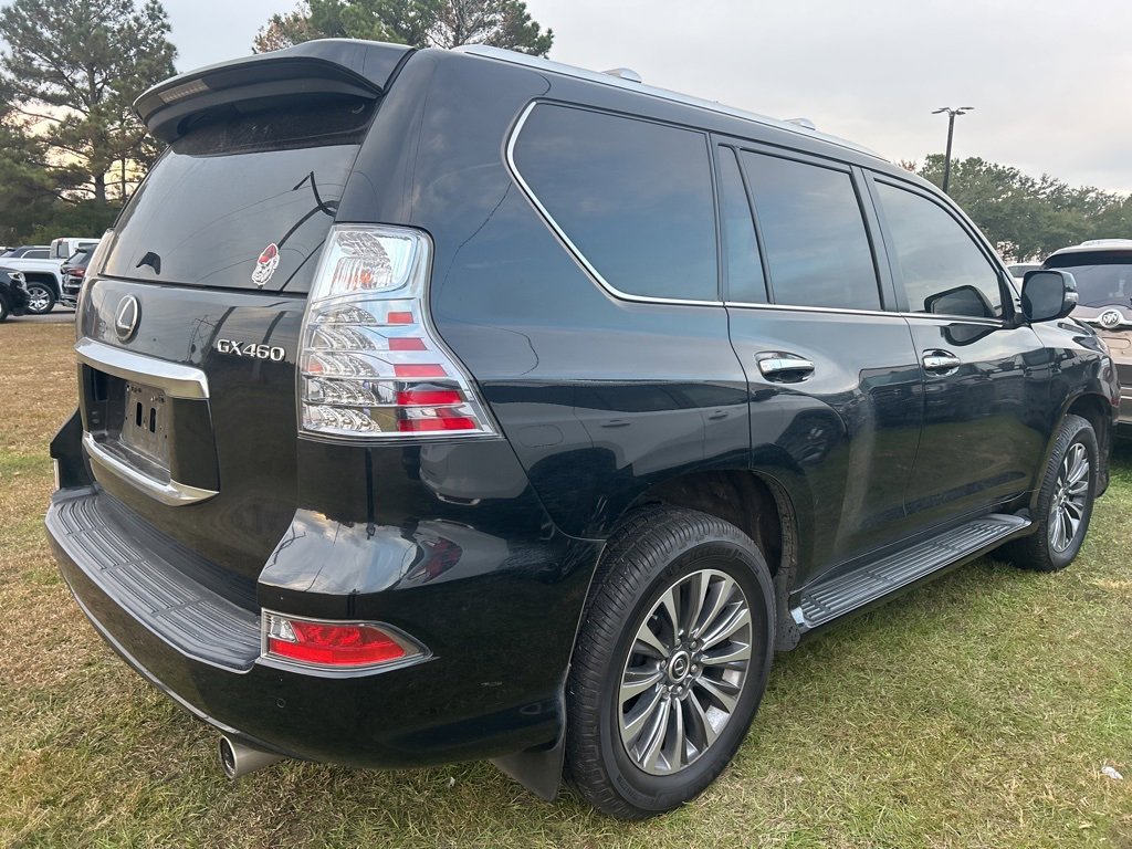 2022 Lexus GX 460 Luxury photo 2