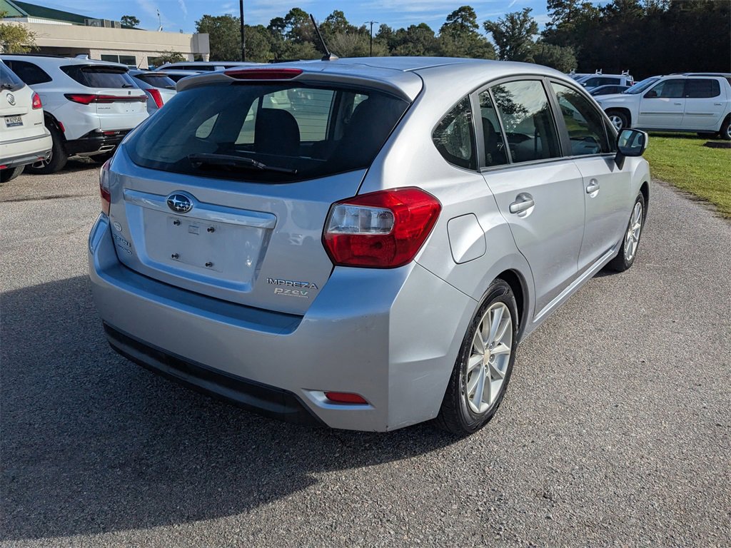 2014 Subaru Impreza 2.0i Premium photo 4