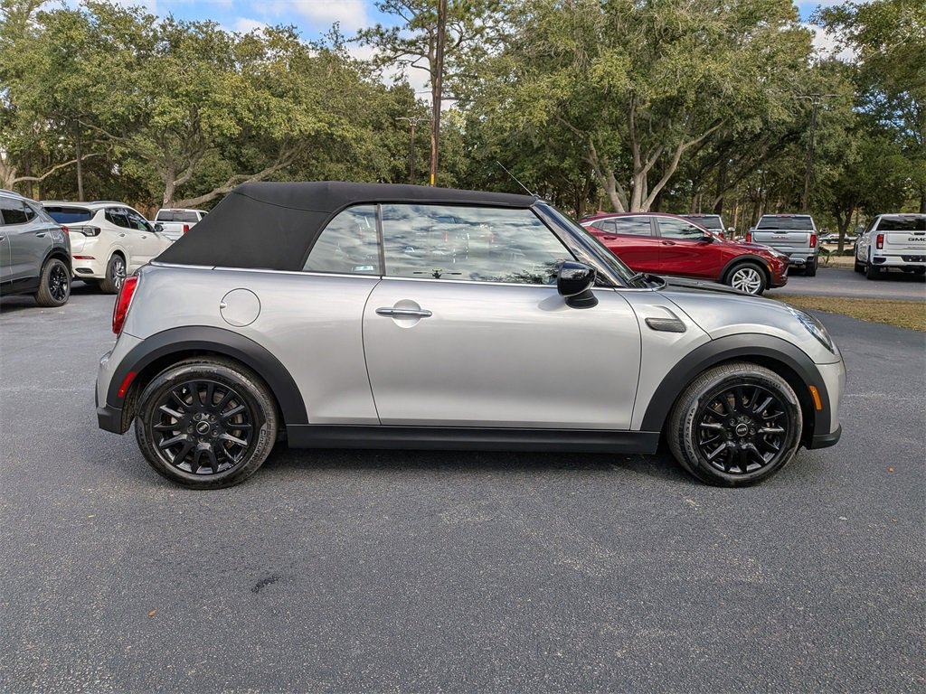 2024 Mini Cooper photo 2