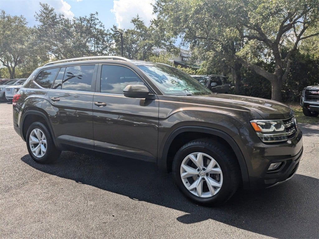 Used 2019 Volkswagen Atlas SE with VIN 1V2DR2CA3KC556018 for sale in Bluffton, SC